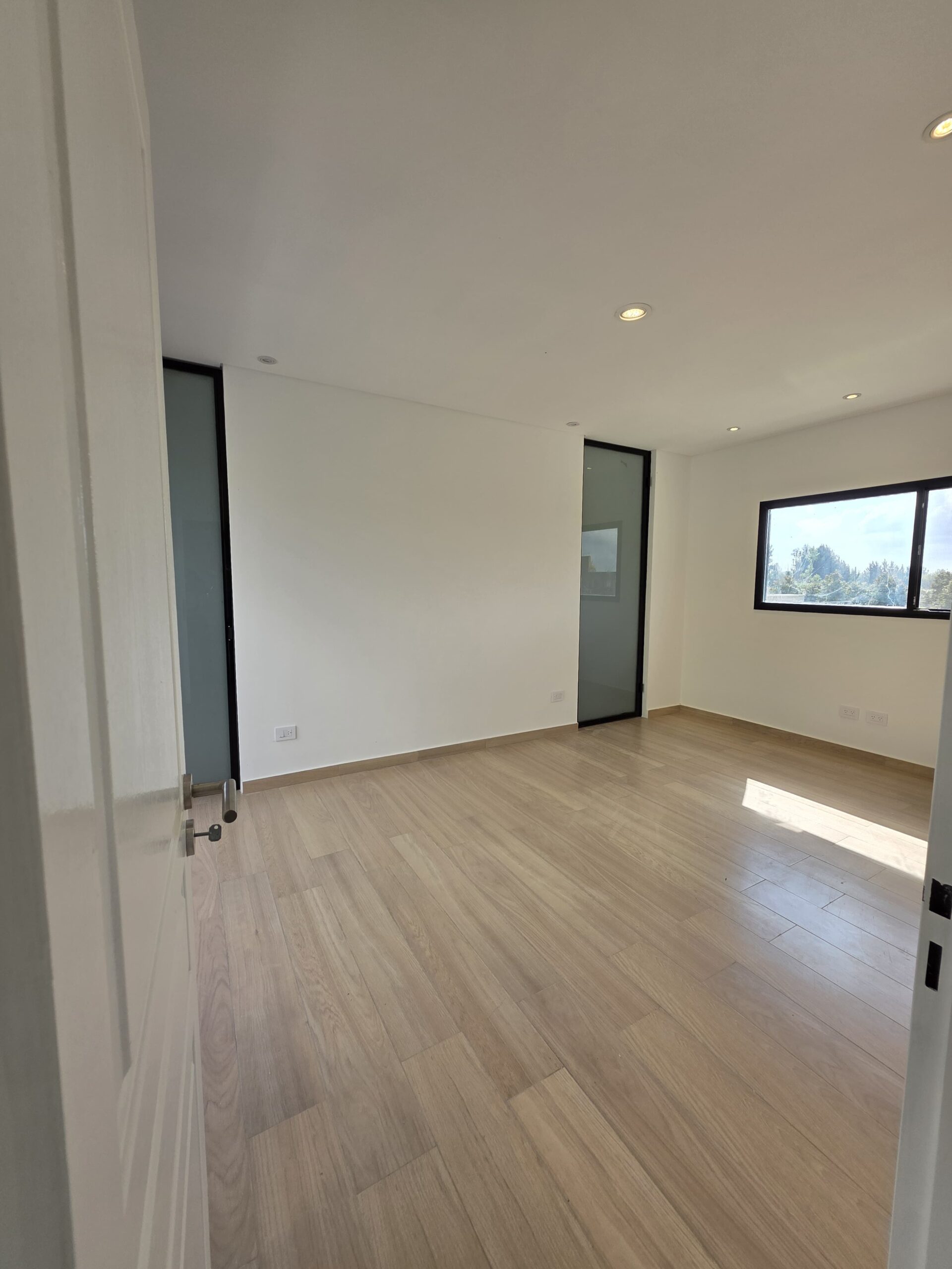 WhatsApp Image 2025-04-26 at 15.40.30